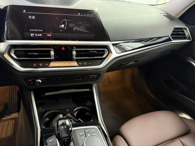BMW 3 Series 2022 320i Ensemble de sport intérieur photo 12