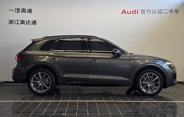 Audi Q5L 2023 40T Deluxe Dynamic exterior photo 5