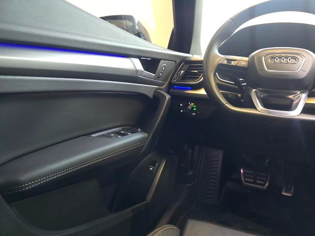 Audi Q5L 2023 40T Deluxe Dynamic interior photo 12