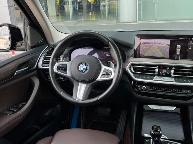 BMW X3 2022 xDrive30i Leading Type M Obsidian Night Suit interior photo 15