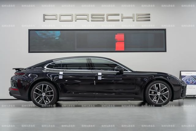 Porsche Panamera 2024 Panamera 4 Executive extension 2.9T exterior photo 4