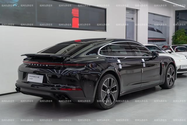 Porsche Panamera 2024 Panamera 4 Executive extension 2.9T exterior photo 7