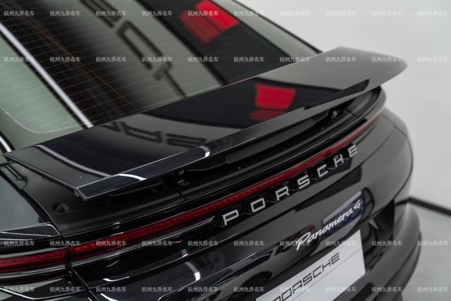 Porsche Panamera 2024 Panamera 4 Executive extension 2.9T interior photo 12