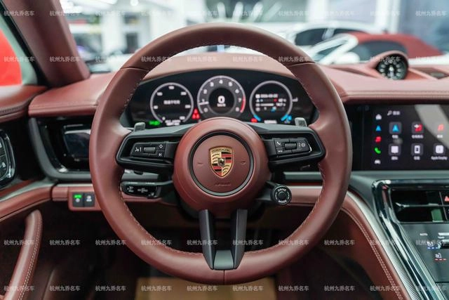 Porsche Panamera 2024 Panamera 4 Executive extension 2.9T interior photo 18