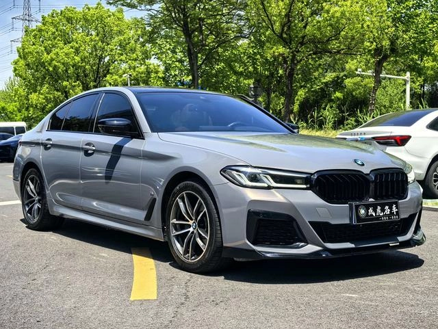 BMW 5 Series 2021 525i M Sports suit exterior photo 3