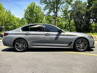 BMW 5 Series 2021 525i M Sports suit exterior photo 4