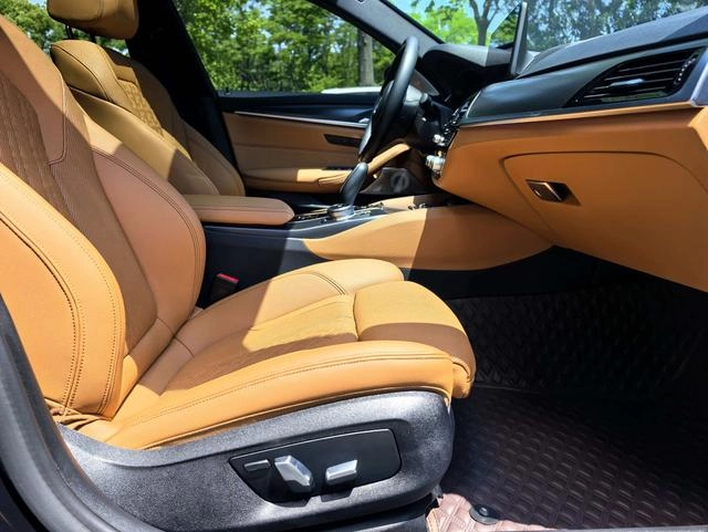 BMW 5 Series 2021 525i M Sports suit exterior photo 6