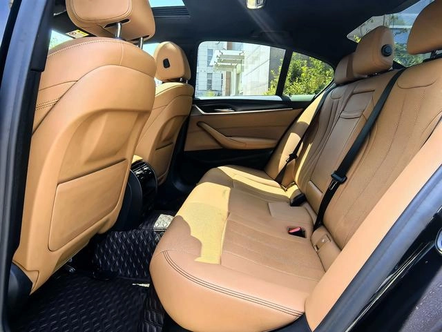 BMW 5 Series 2021 525i M Sports suit exterior photo 10