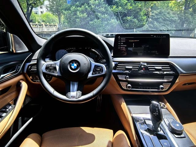 BMW 5 Series 2021 525i M Sports suit interior photo 14