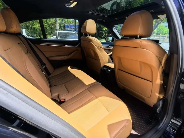 BMW 5 Series 2021 525i M Sports suit interior photo 16
