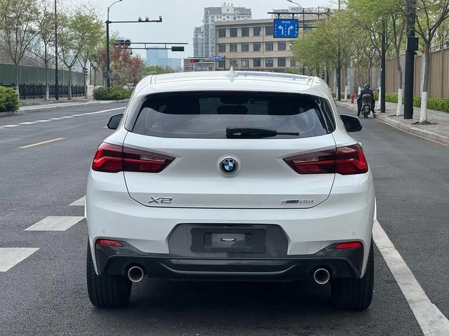 BMW X2 2022 sDrive25i M Спортивный костюм экстерьер фото 4