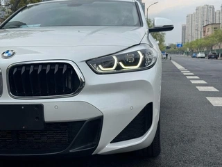 BMW X2 2022 sDrive25i M Спортивный костюм экстерьер фото 7