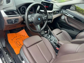 BMW X2 2022 sDrive25i M Спортивный костюм экстерьер фото 10