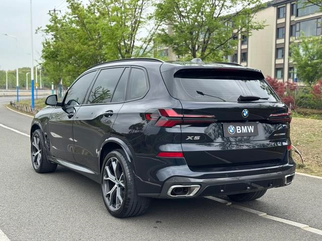 BMW X5 2023 xDrive30Li M Ensemble de sport extérieur photo 5
