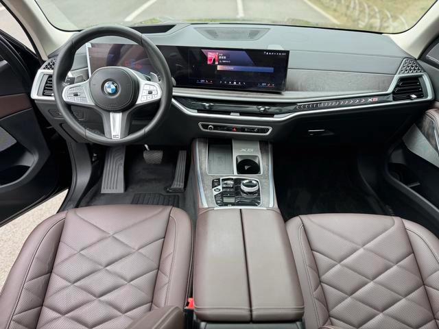 BMW X5 2023 xDrive30Li M Ensemble de sport intérieur photo 11