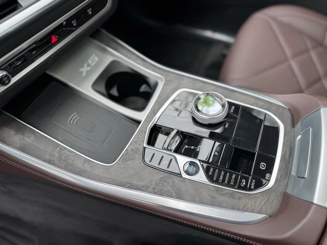 BMW X5 2023 xDrive30Li M Ensemble de sport intérieur photo 15