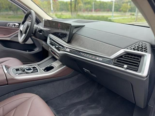 BMW X5 2023 xDrive30Li M Ensemble de sport intérieur photo 16
