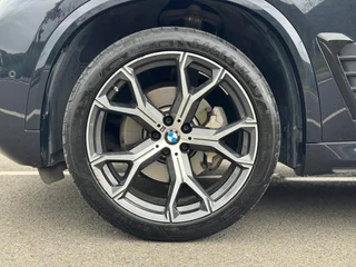 BMW X5 2023 xDrive30Li M Ensemble de sport intérieur photo 20