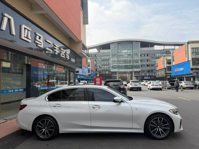 BMW 3 Series 2022 325Li M Спортивный костюм экстерьер фото 3