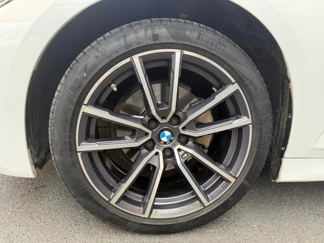 BMW 3 Series 2022 325Li M Спортивный костюм интерьер фото 15