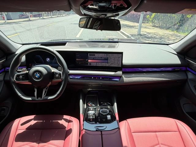 BMW 5 Series 2025 Restyling 530Li Premium Class M Sports suit interior photo 8