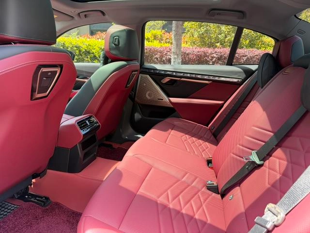 BMW 5 Series 2025 Restyling 530Li Premium Class M Sports suit interior photo 9