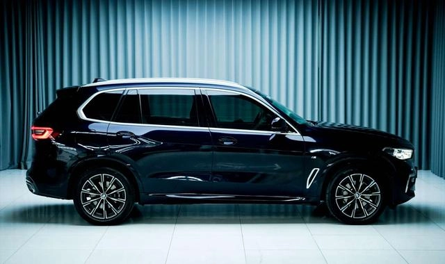 BMW X5 2022 xDrive 30Li Premium Class M Sports suit interior photo 12