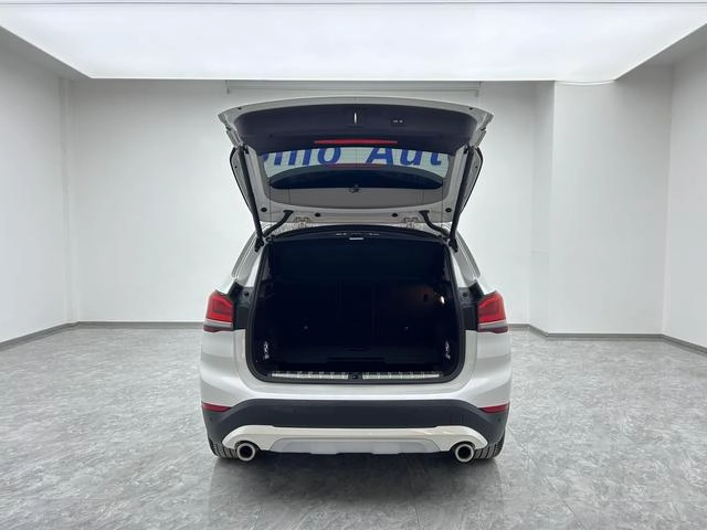 BMW X1 2022 sDrive20Li Fashionable interior photo 13