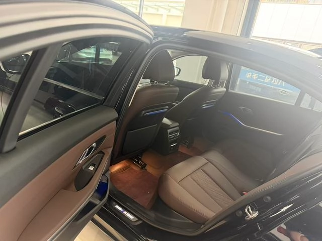 BMW 3 Series 2022 325Li M Sports suit interior photo 10