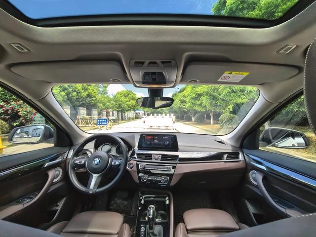 BMW X1 2021 Модификация sDrive20Li Модный тип интерьер фото 8