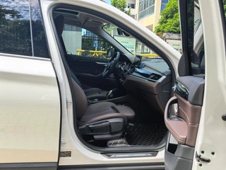 BMW X1 2021 Модификация sDrive20Li Модный тип интерьер фото 11