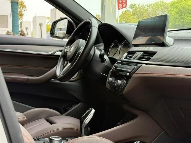 BMW X2 2021 sDrive25i Leading Type M Sports suit interior photo 6