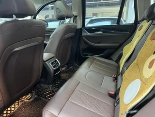 BMW X3 2022 xDrive25i M Conjunto deportivo interior foto 9