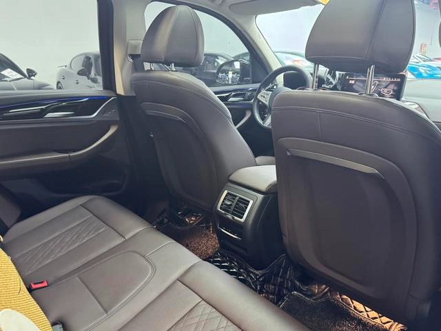 BMW X3 2022 xDrive25i M Conjunto deportivo interior foto 11
