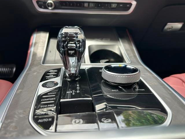BMW X5 2022 xDrive 30Li Premium Class M Sports suit interior photo 11