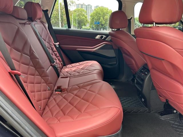 BMW X5 2022 xDrive 30Li Premium Class M Sports suit interior photo 13