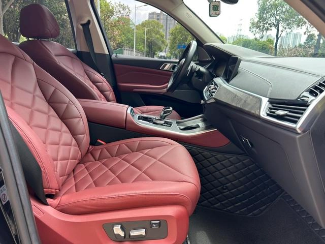 BMW X5 2022 xDrive 30Li Premium Class M Sports suit interior photo 14