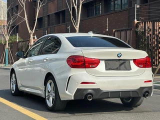 BMW 1 Series 2023 120i M Édition de nuit sportive Yao extérieur photo 4