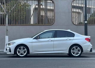 BMW 1 Series 2023 120i M Édition de nuit sportive Yao extérieur photo 7