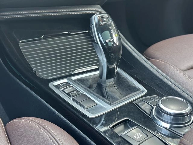 BMW 1 Series 2023 120i M Édition de nuit sportive Yao intérieur photo 13