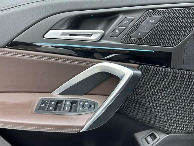 BMW X1 2023 sDrive20Li X Design Suit interior photo 13