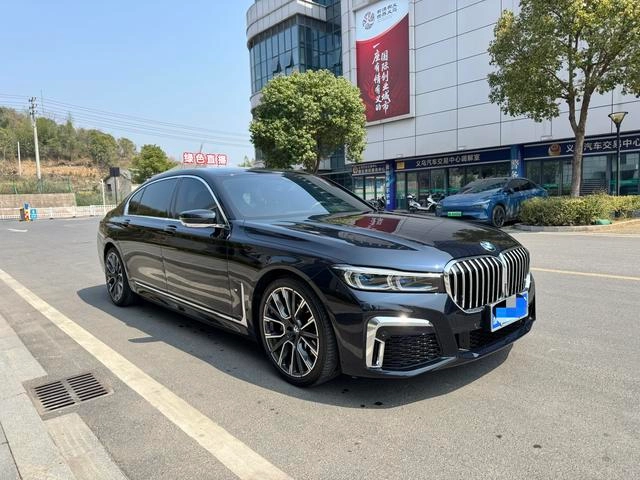 BMW 7 Series 2021 740Li Premium Class M Sports suit exterior photo 3