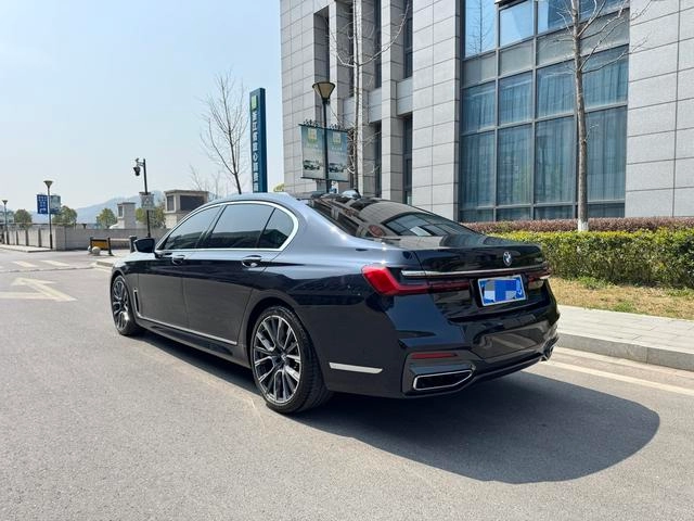 BMW 7 Series 2021 740Li Premium Class M Sports suit exterior photo 5
