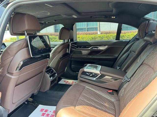BMW 7 Series 2021 740Li Premium Class M Sports suit interior photo 9