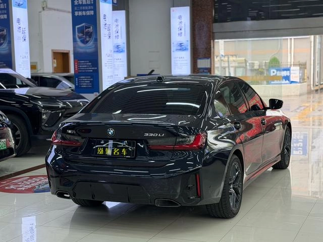 BMW 3 Series 2025 330Li M Traje nocturno deportivo Yao exterior foto 4 BMW 3 Series 2025 330Li M Traje nocturno deportivo Yao exterior foto 4