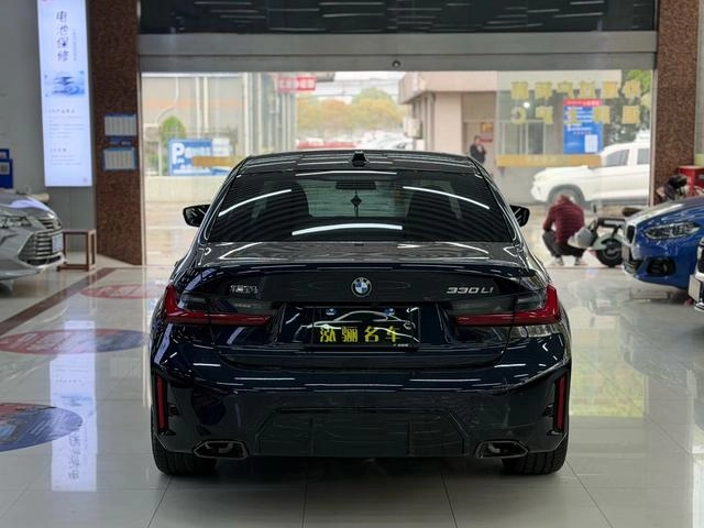 BMW 3 Series 2025 330Li M Traje nocturno deportivo Yao exterior foto 5 BMW 3 Series 2025 330Li M Traje nocturno deportivo Yao exterior foto 5