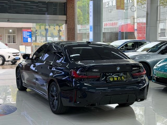 BMW 3 Series 2025 330Li M Traje nocturno deportivo Yao exterior foto 6 BMW 3 Series 2025 330Li M Traje nocturno deportivo Yao exterior foto 6