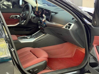BMW 3 Series 2025 330Li M Traje nocturno deportivo Yao interior foto 12 BMW 3 Series 2025 330Li M Traje nocturno deportivo Yao interior foto 12