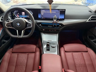 BMW 3 Series 2025 330Li M Traje nocturno deportivo Yao interior foto 14 BMW 3 Series 2025 330Li M Traje nocturno deportivo Yao interior foto 14