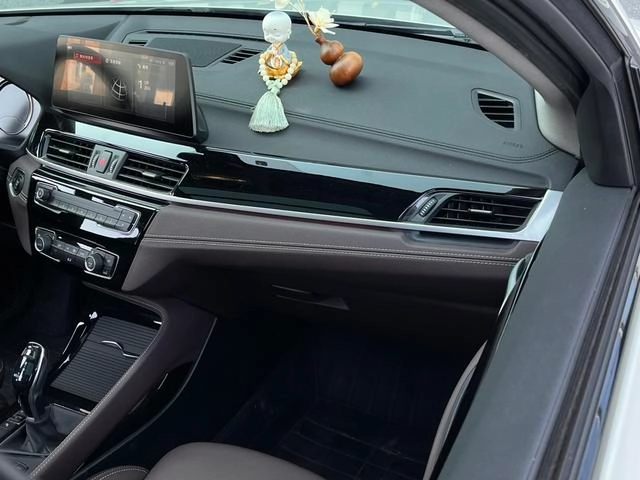 BMW X2 2023 sDrive25i M Édition de nuit sportive Yao intérieur photo 19